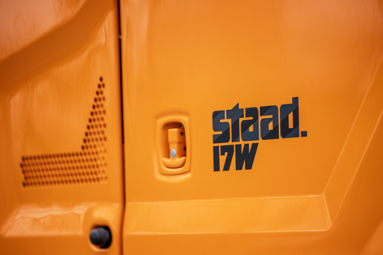 STAAD 17W logo on sidepanel