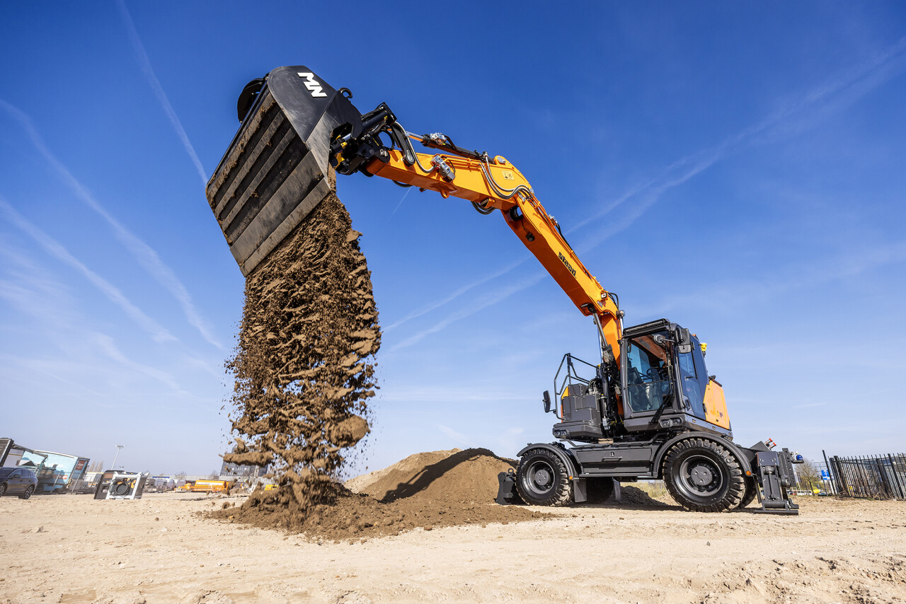 STAAD 17W playing with sand in the field