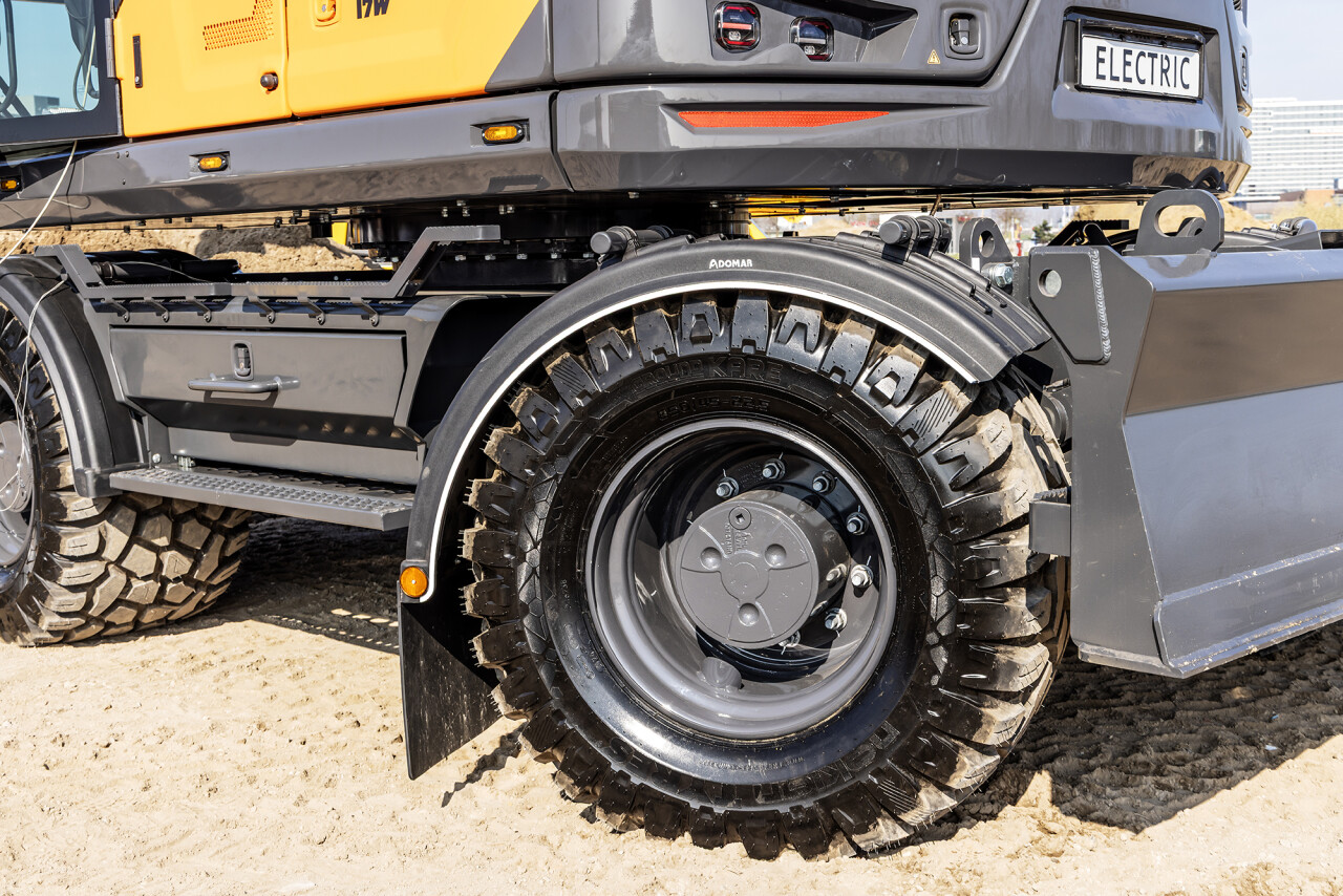 STAAD 17W redefined under structure in detail